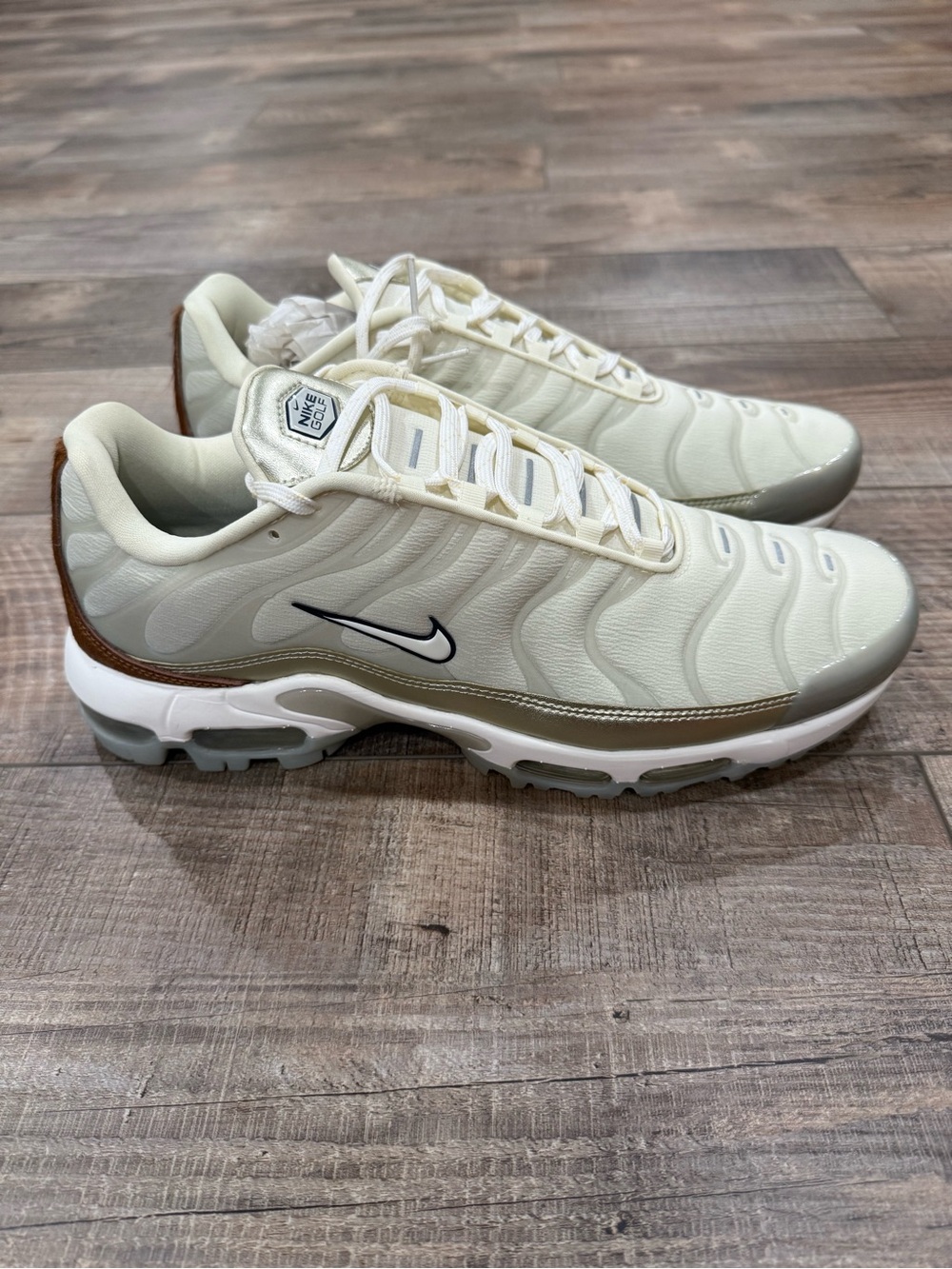 Nike Air Max Plus Golf Shoe, Coconut Milk/Sail-Light Silver - Mens 11.5
